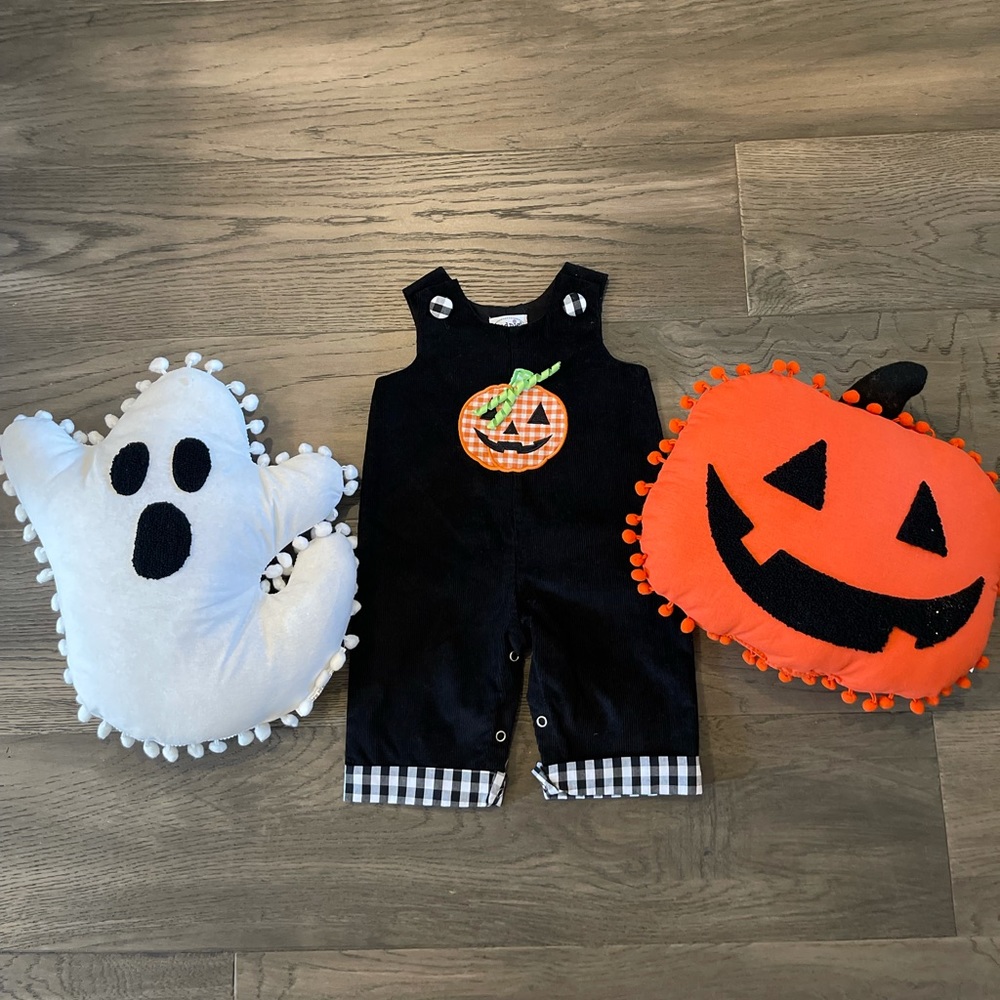 Black Corduroy Mud Pie Halloween Long All. Sz 3-6 months